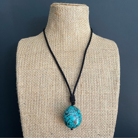 New hand made Chinese Turquoise Pendant Necklace.
